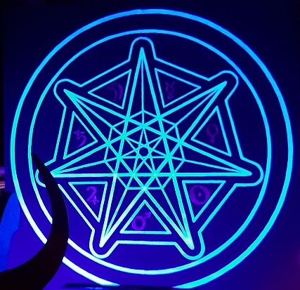 00287 blacklight heptagram